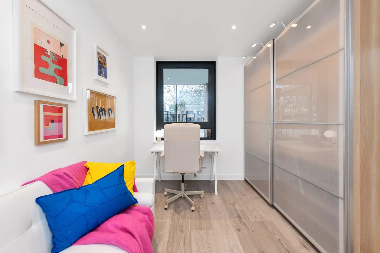 Silbury Boulevard, Technology House, Milton Keynes, 151 Silbury Boulevard, MK9 1GE, photo 6
