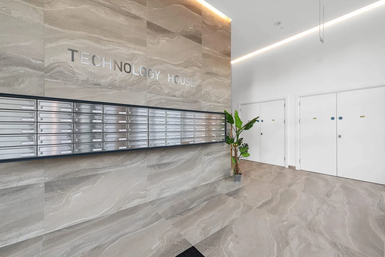 Silbury Boulevard, Technology House, Milton Keynes, 151 Silbury Boulevard, MK9 1GE, photo 9