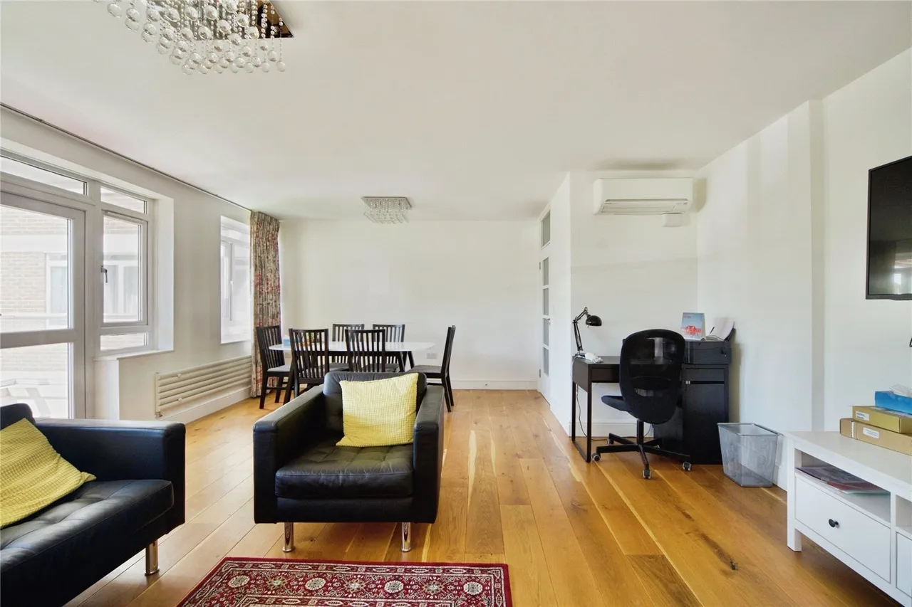 Regents Park Road, London, N3, photo 6
