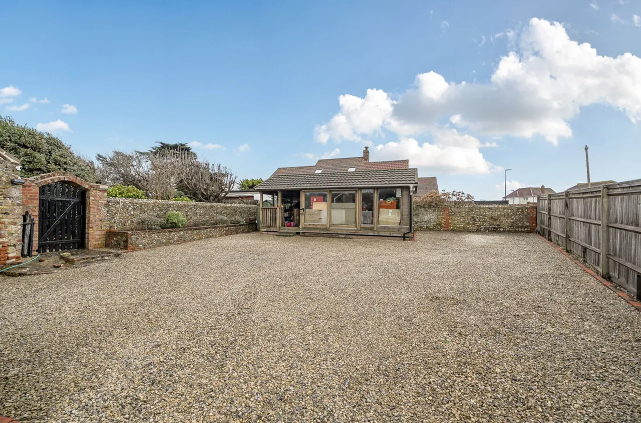 West Street, Selsey, PO20, photo 38
