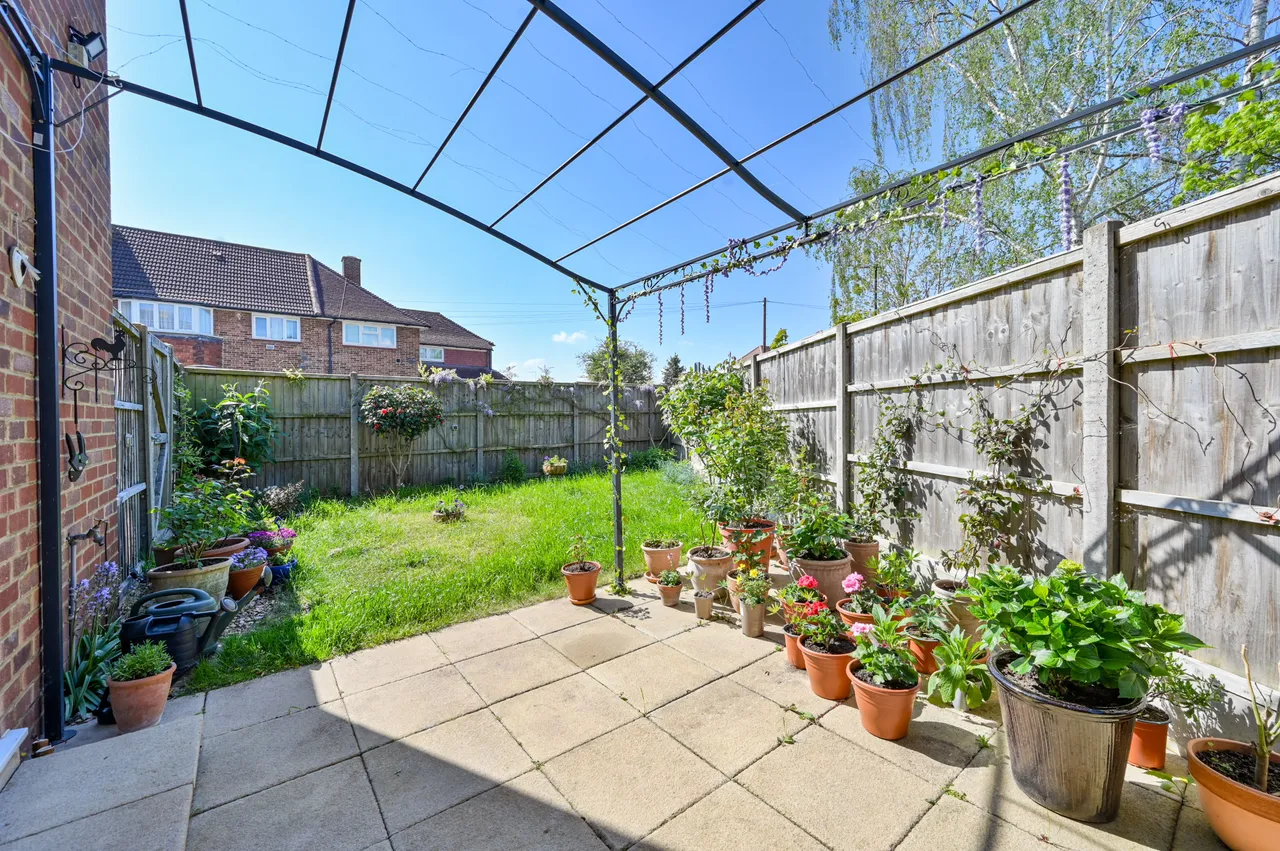 182 Cygnet Avenue, Feltham, photo 4