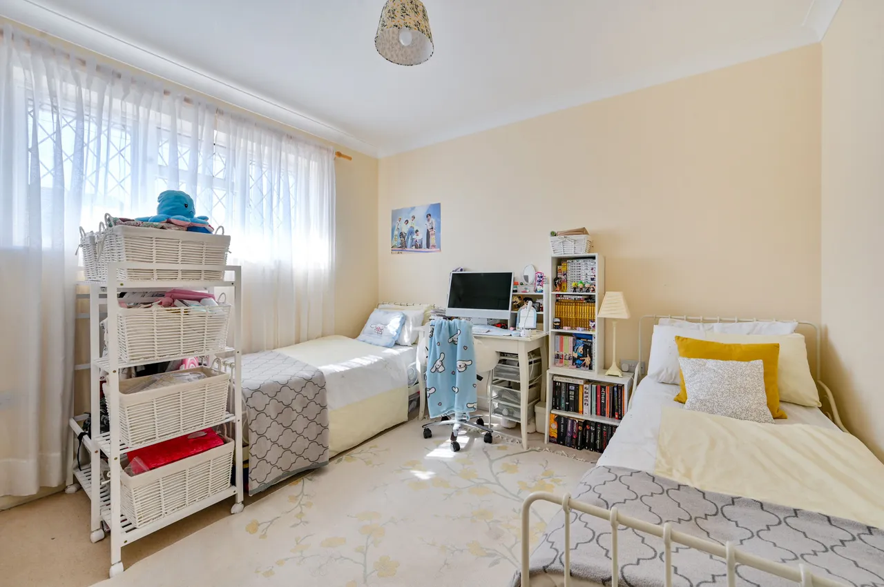 182 Cygnet Avenue, Feltham, photo 7
