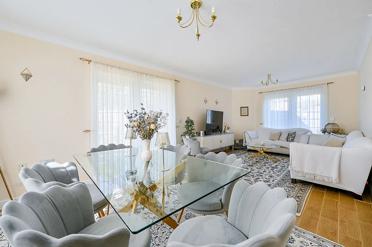 182 Cygnet Avenue, Feltham, photo 3