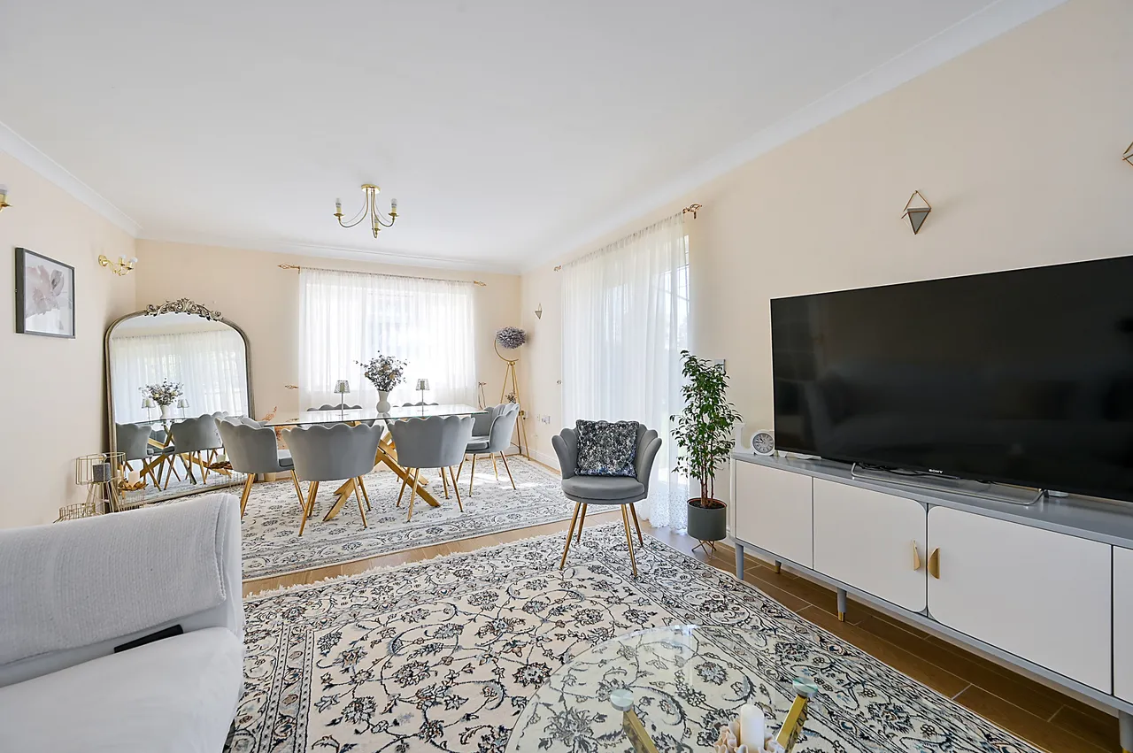 182 Cygnet Avenue, Feltham, photo 2