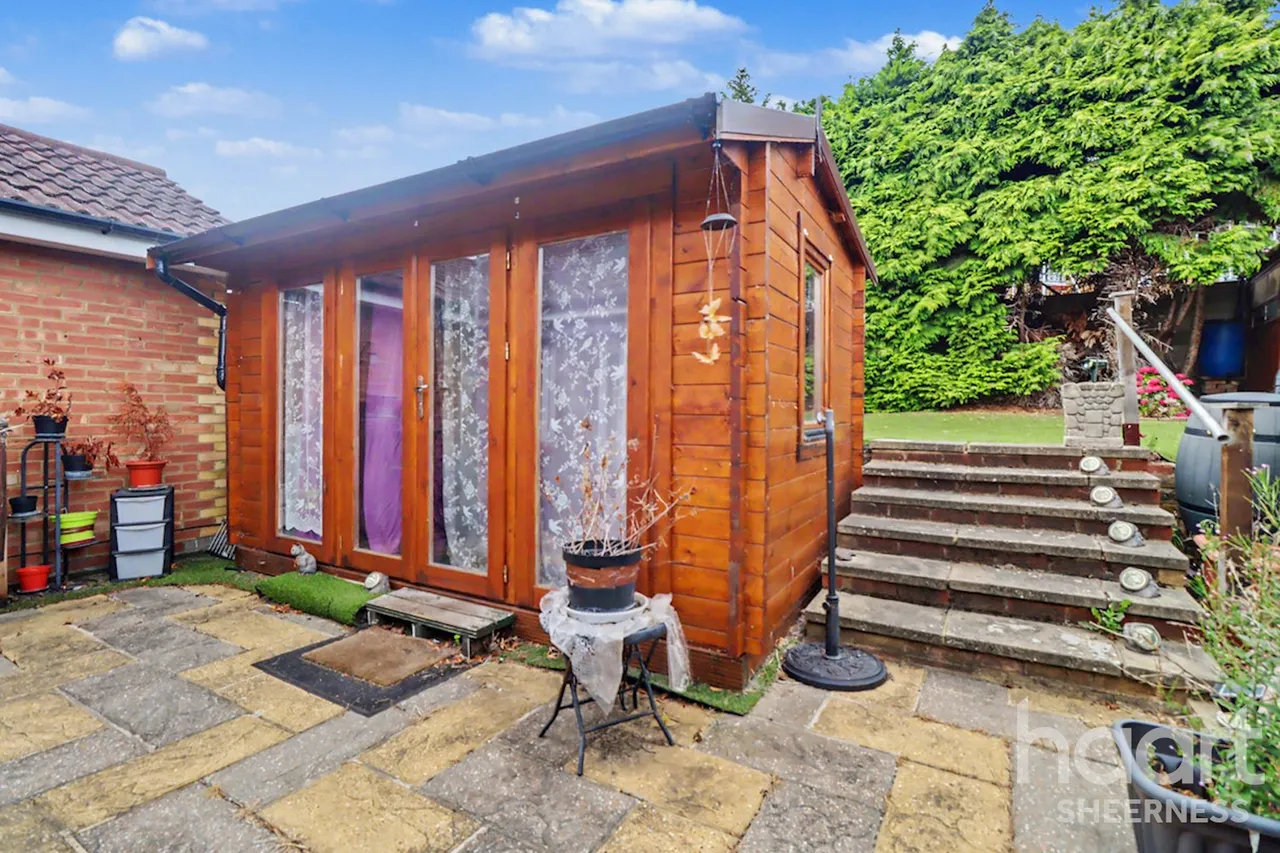 Coombe Drive, Sittingbourne, ME10, photo 2