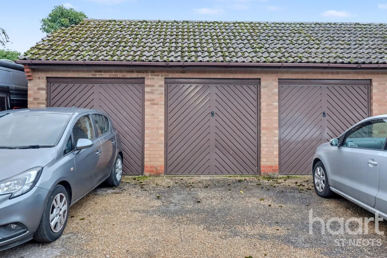 Paxton Court, Little Paxton, PE19, photo 17