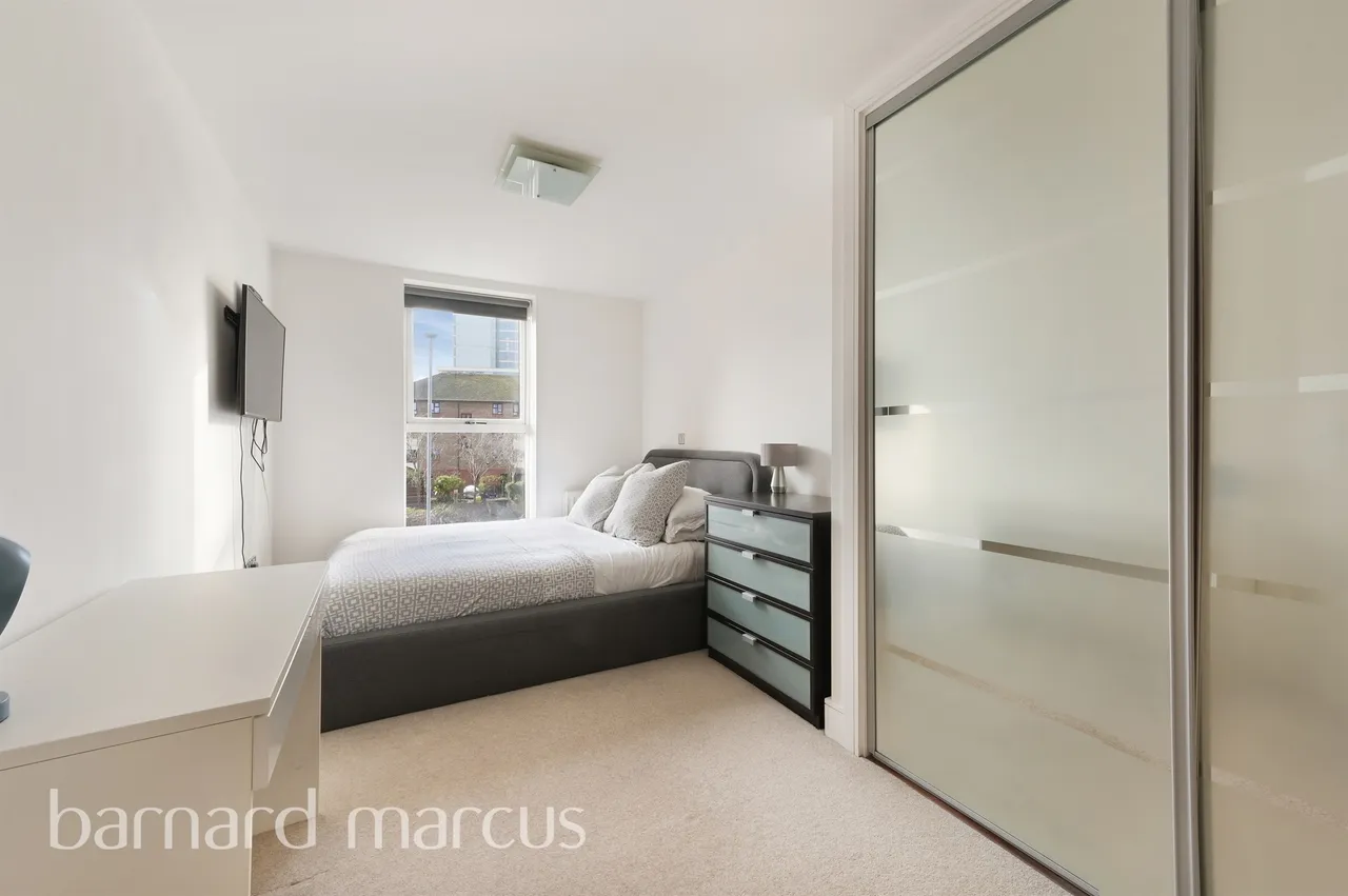 Garratt Lane, London, SW18, photo 4