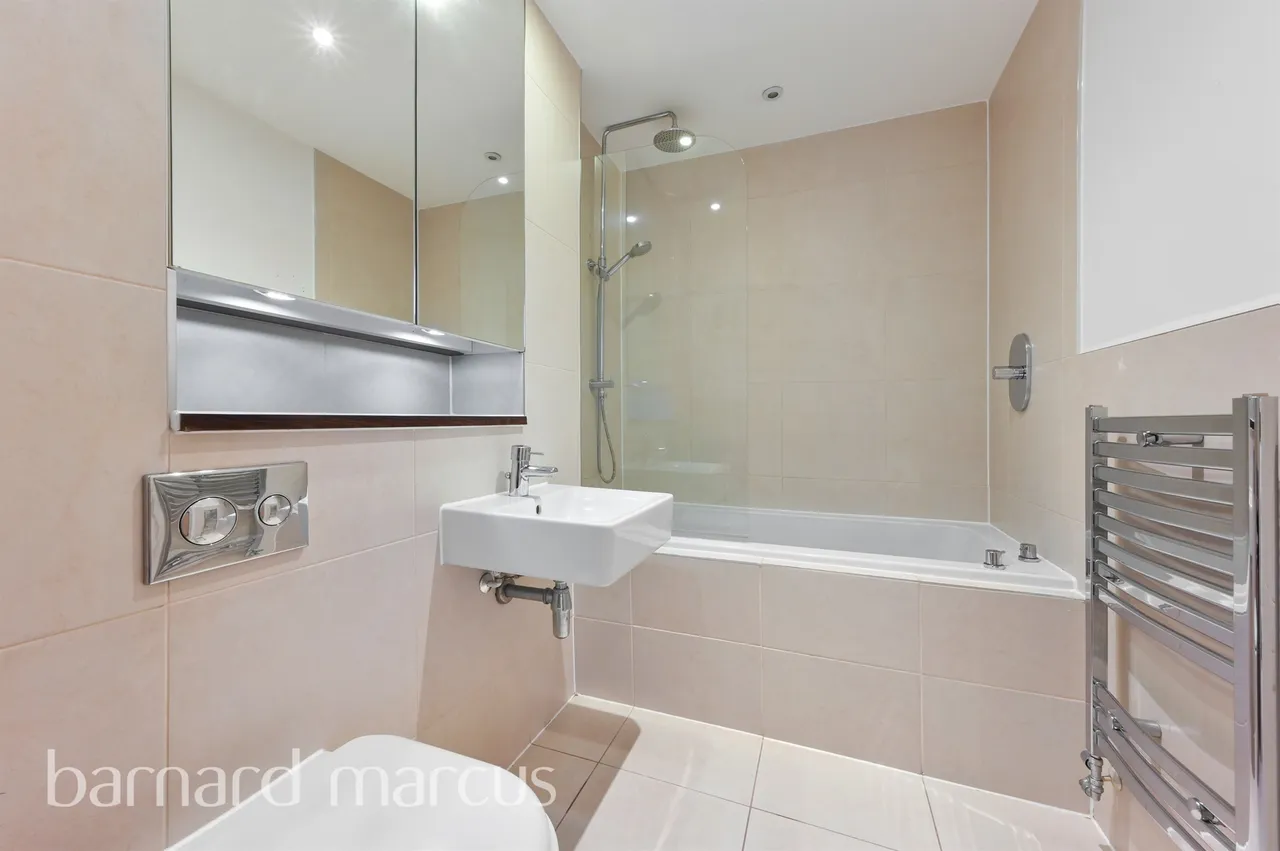 Garratt Lane, London, SW18, photo 7