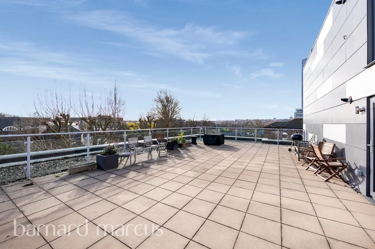 Garratt Lane, London, SW18, photo 9