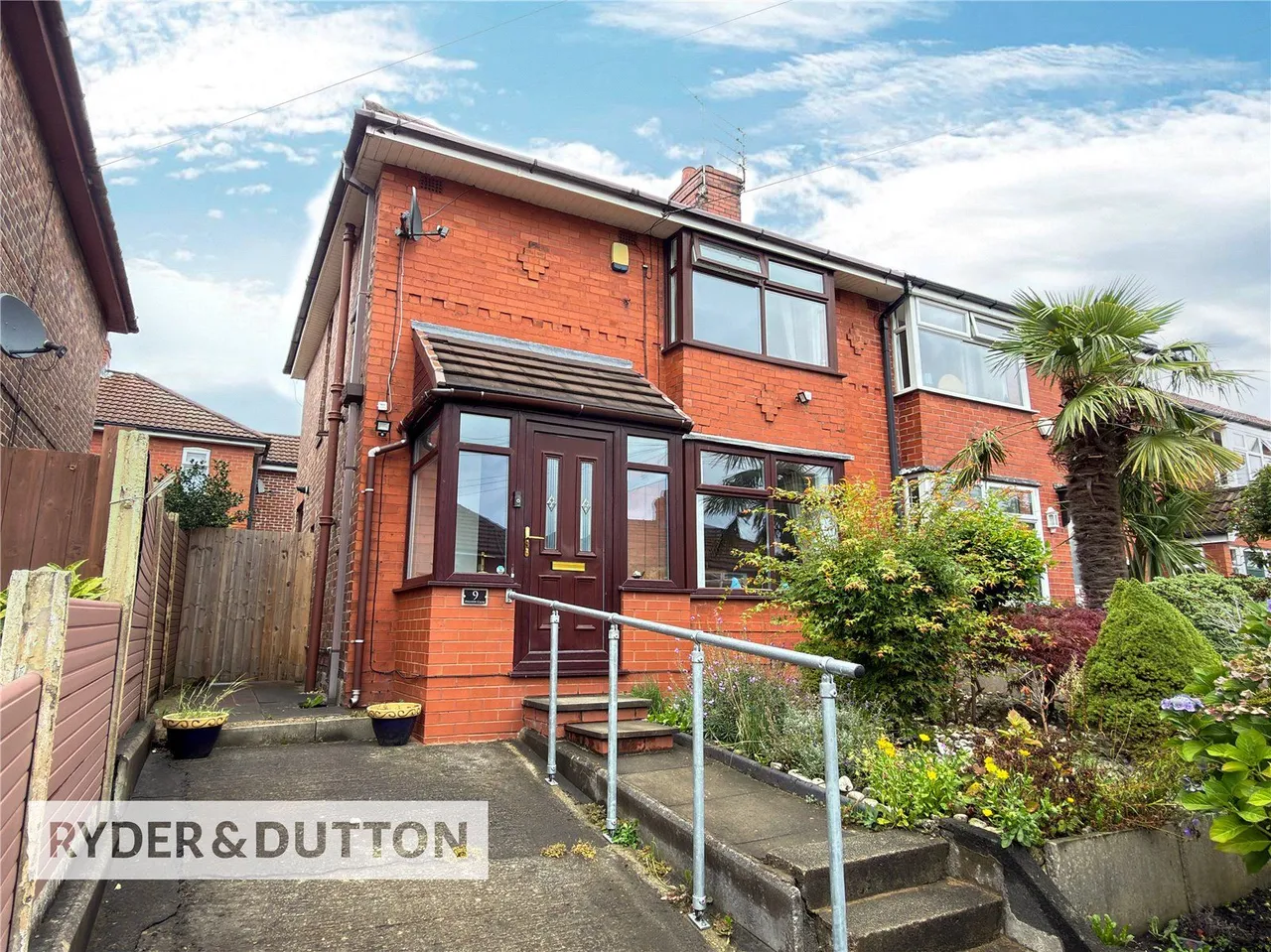 3 bed house for sale, Hillside Close, Manchester, M40
