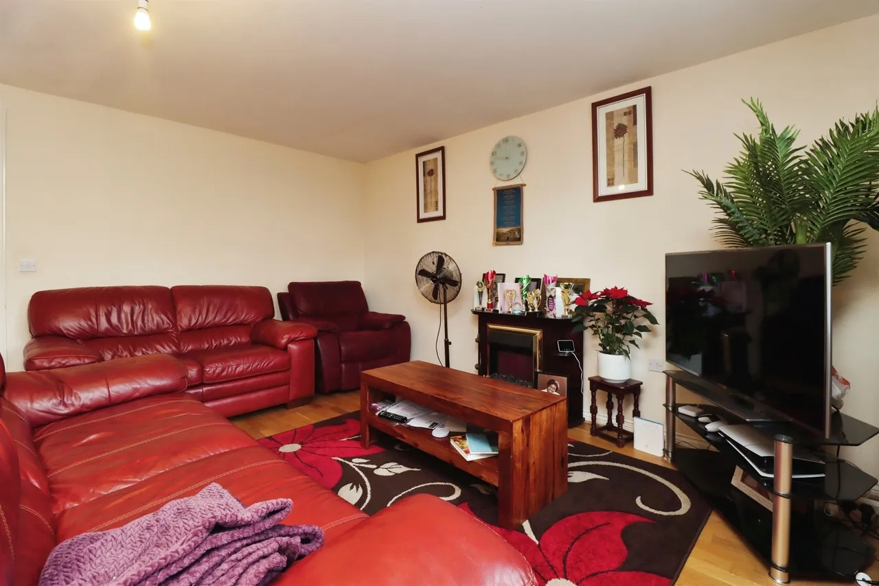 Jay Road, Corby, photo 4