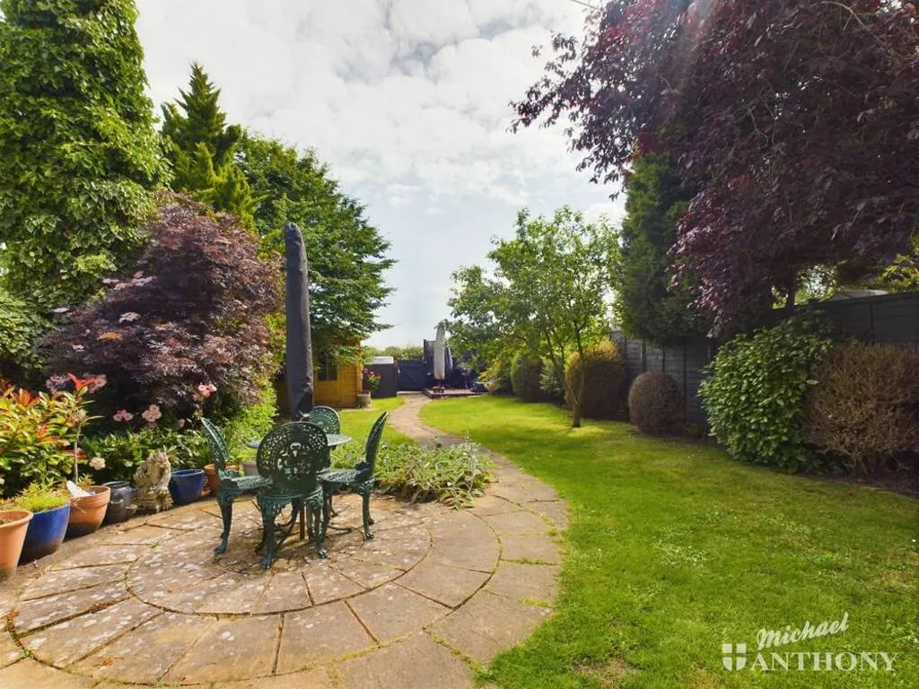 High Street, Waddesdon, AYLESBURY, HP18 0JF, photo 20