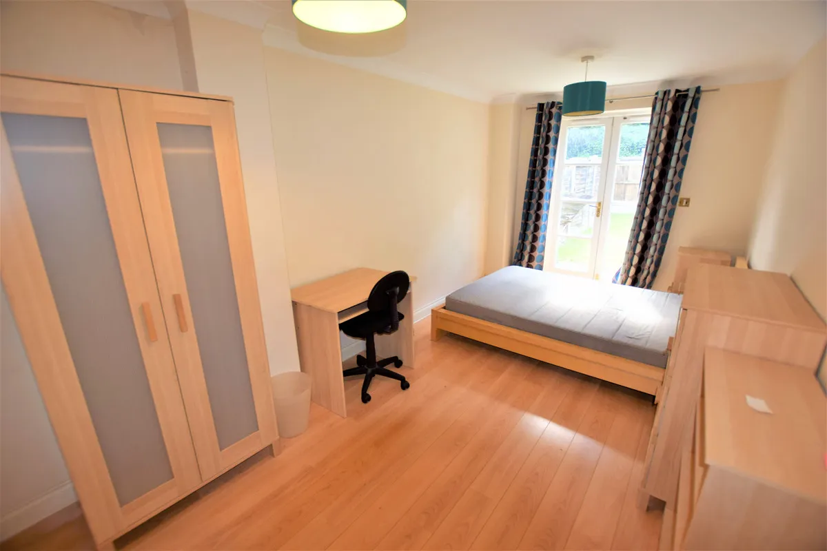 Albany Gardens, Essex, Colchester, CO2 8HQ, photo 5