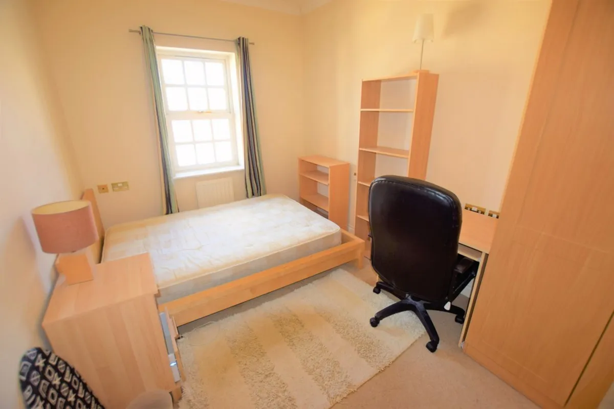Albany Gardens, Essex, Colchester, CO2 8HQ, photo 9