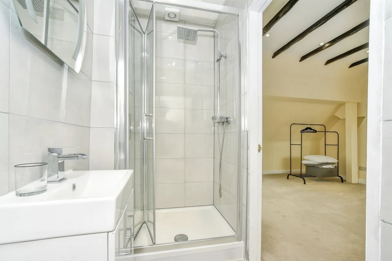 Pat-Yat Cottages, Kemble, GL7, photo 11