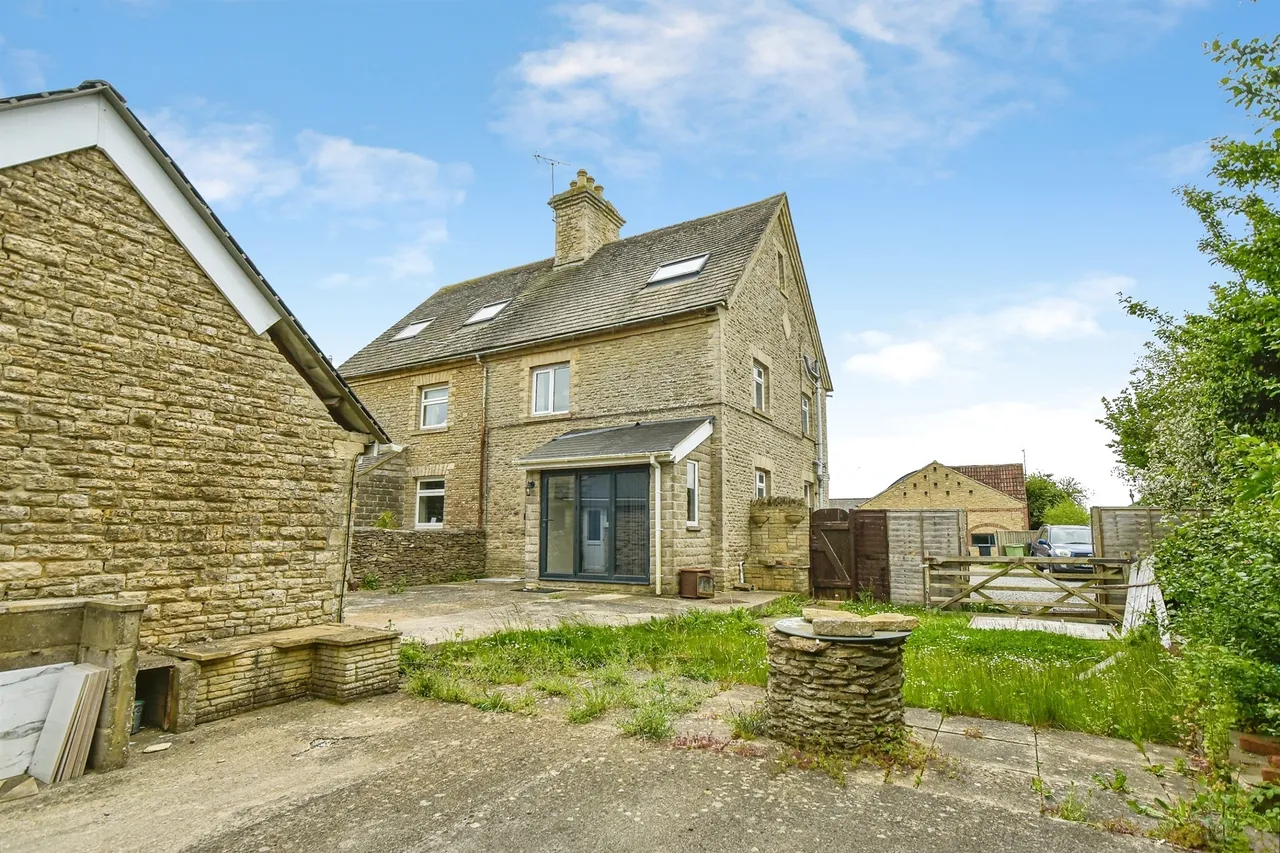 Pat-Yat Cottages, Kemble, GL7, photo 6