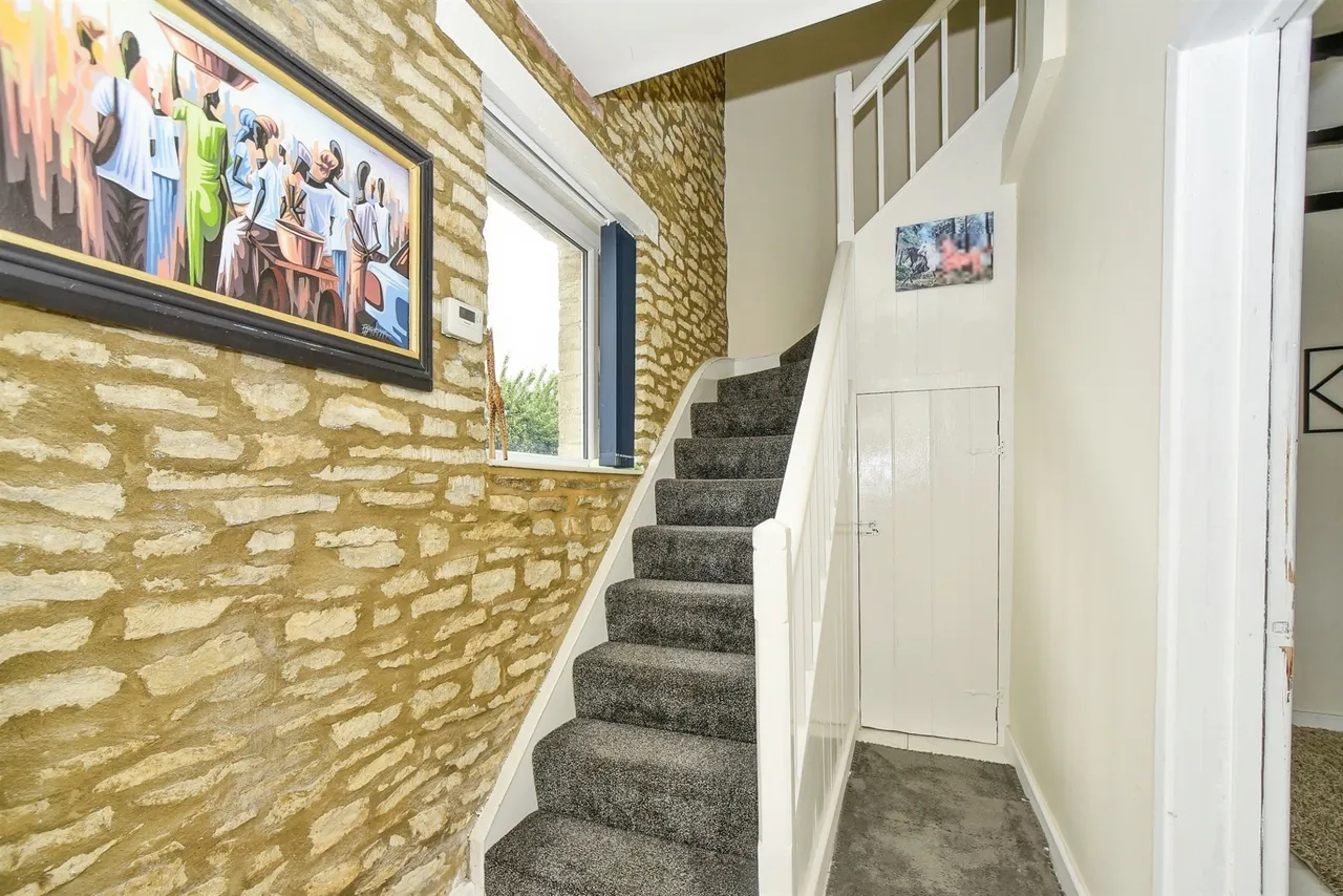 Pat-Yat Cottages, Kemble, GL7, photo 7