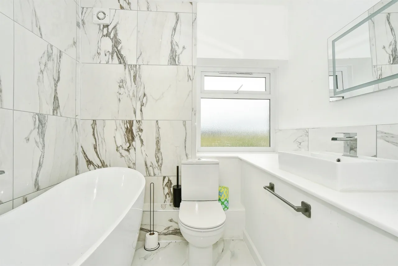 Pat-Yat Cottages, Kemble, GL7, photo 15