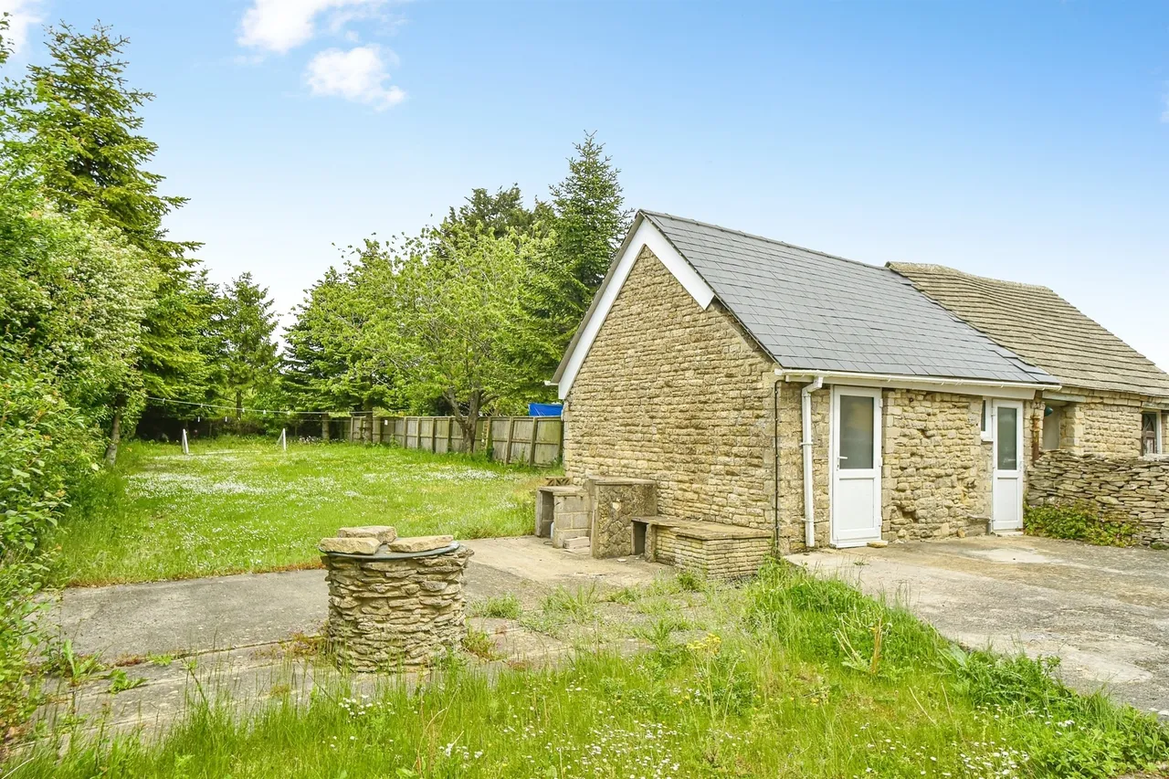 Pat-Yat Cottages, Kemble, GL7, photo 18
