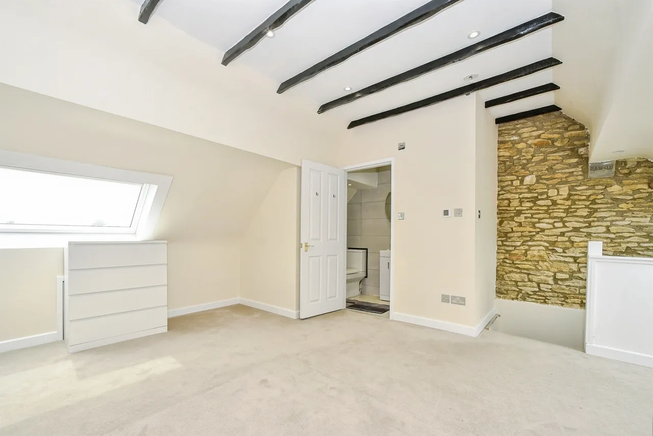 Pat-Yat Cottages, Kemble, GL7, photo 9