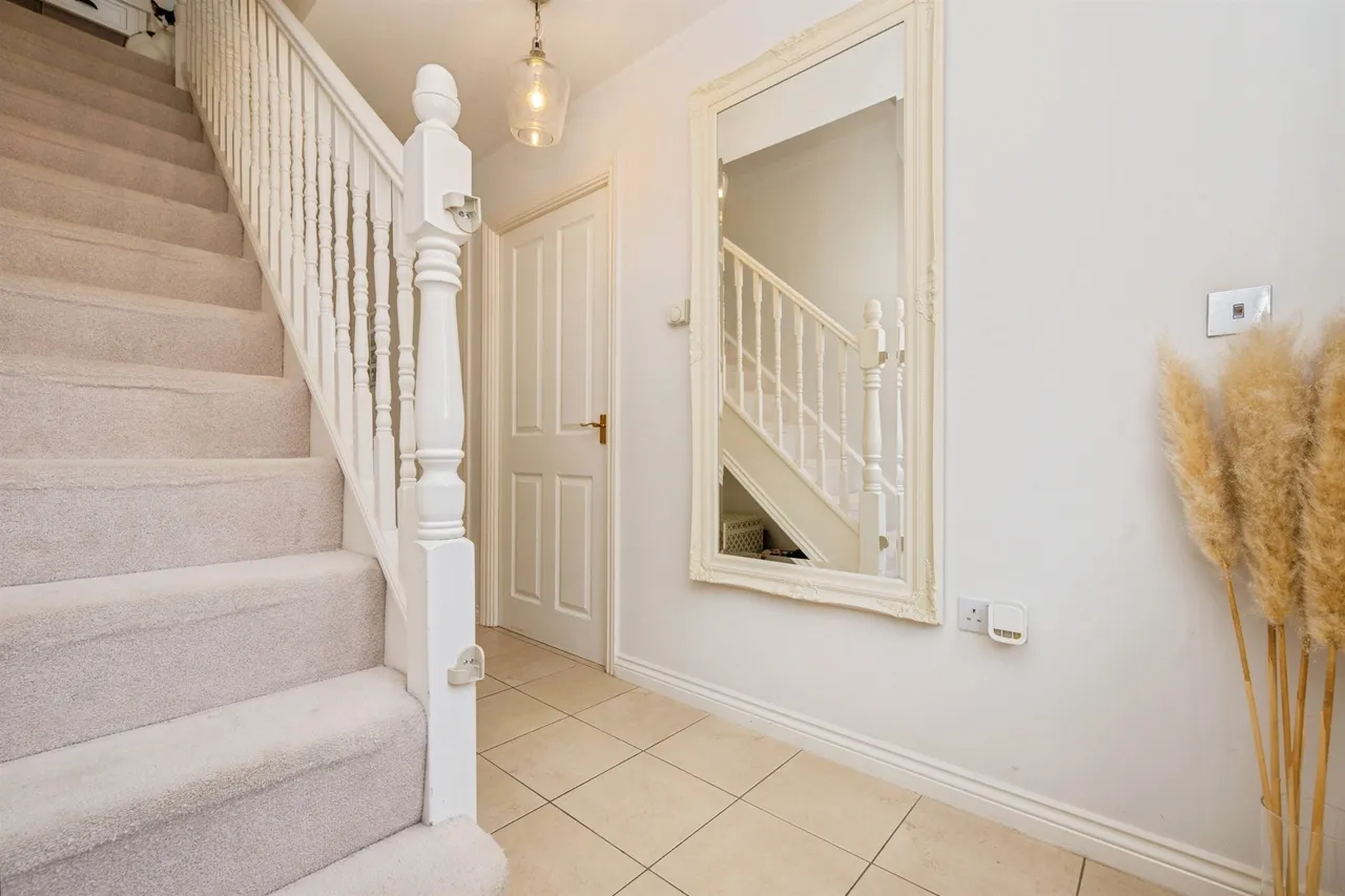 Foss Road, Hilton, DE65, photo 2