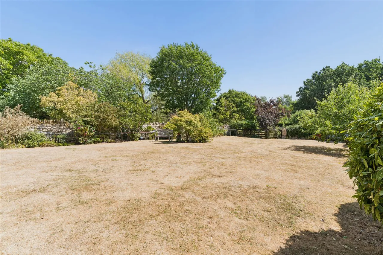 High Street, Haversham, photo 31