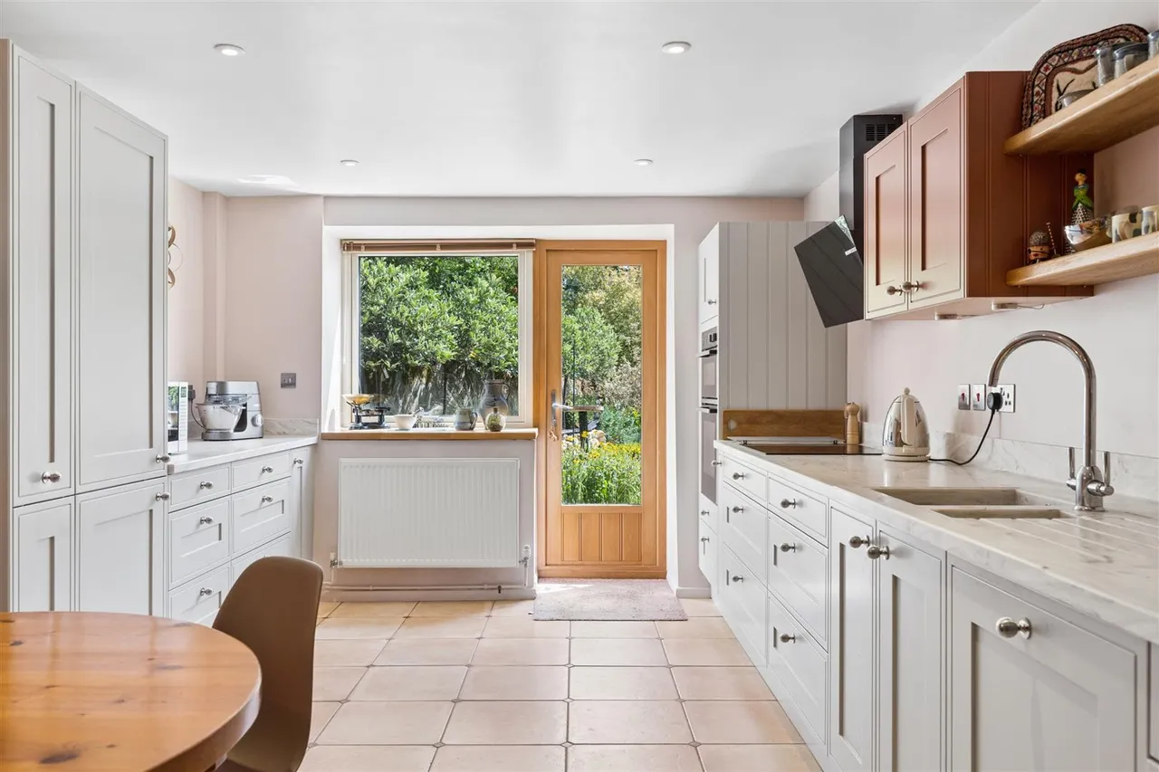 High Street, Haversham, photo 13