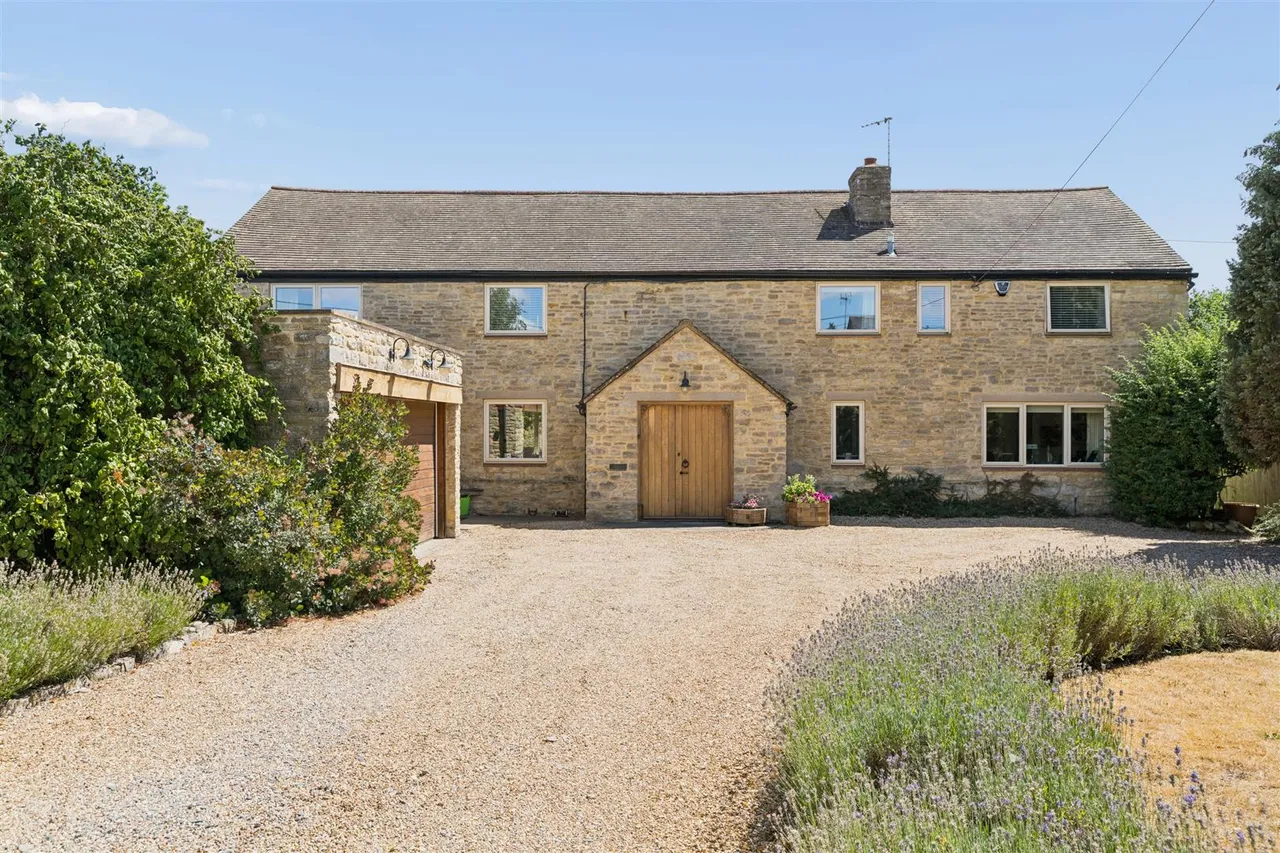 4 bed house for sale, High Street, Haversham