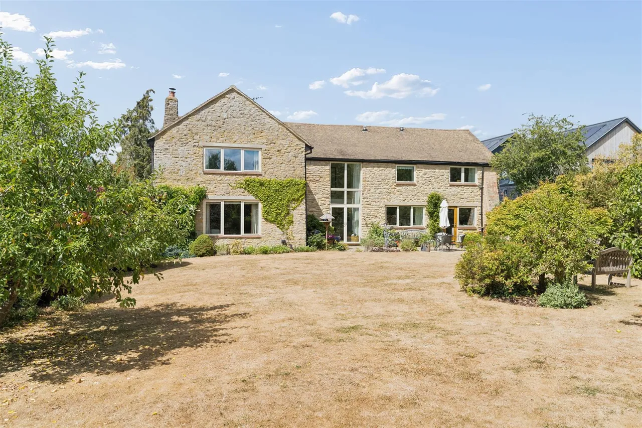 High Street, Haversham, photo 27