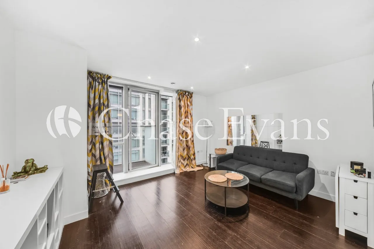 Pan Peninsula, Canary Wharf, E14, photo 4
