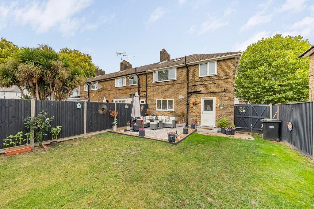 Acacia Avenue, Yiewsley, UB7, photo 14