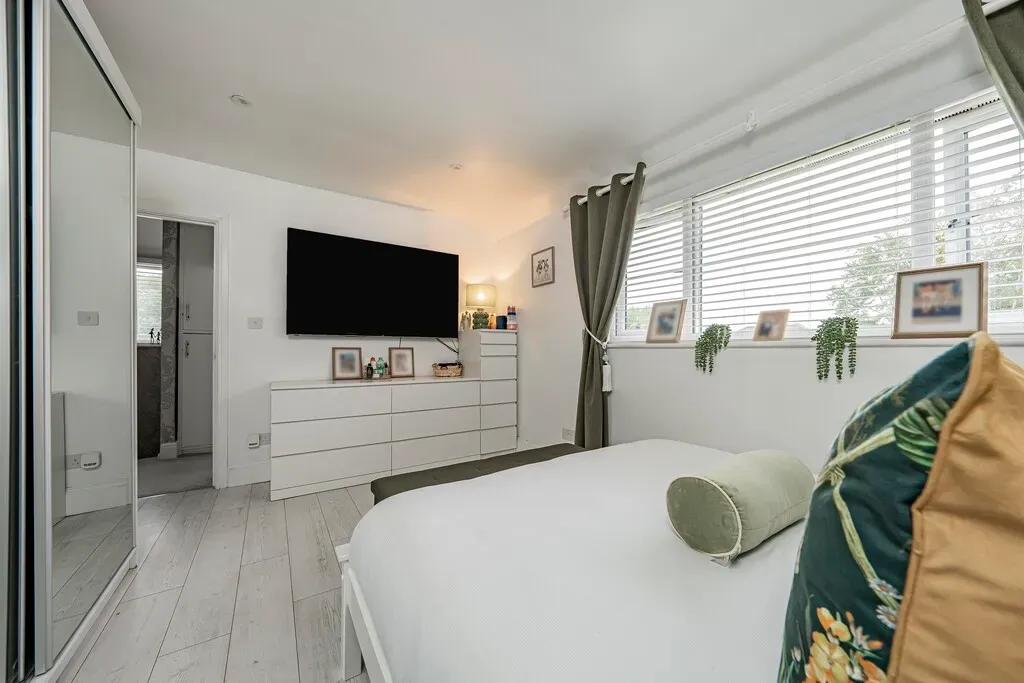 Acacia Avenue, Yiewsley, UB7, photo 23