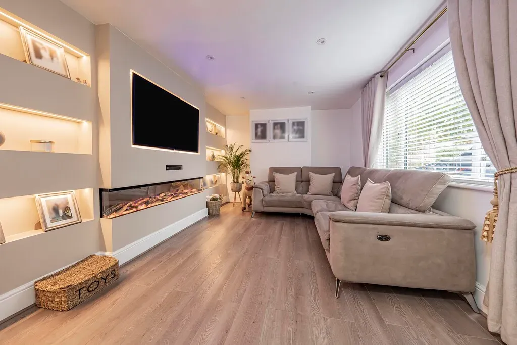 Acacia Avenue, Yiewsley, UB7, photo 2