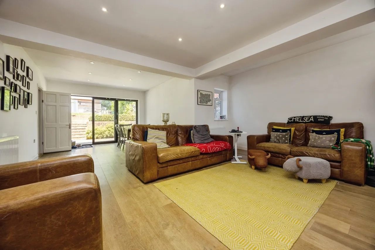 Oak Tree Road, Milford, GU8, photo 2