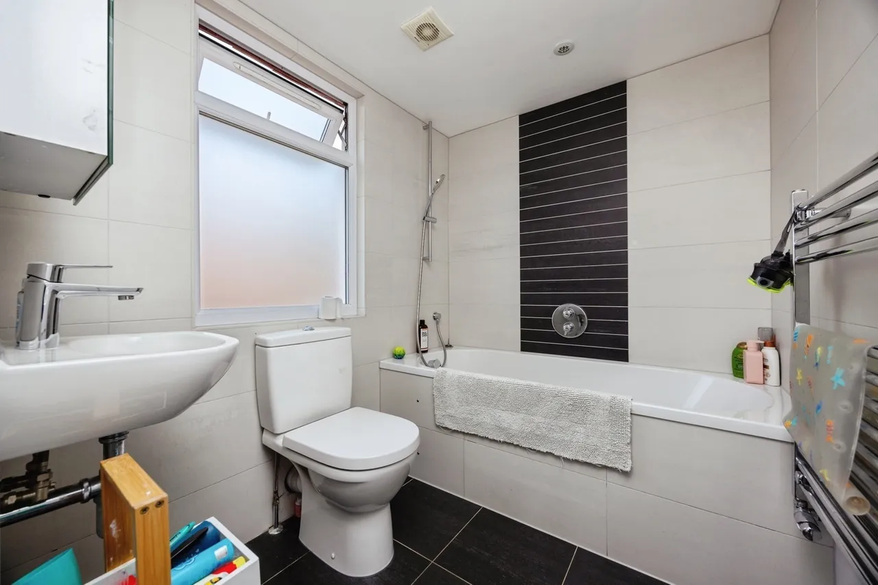 Oak Tree Road, Milford, GU8, photo 18