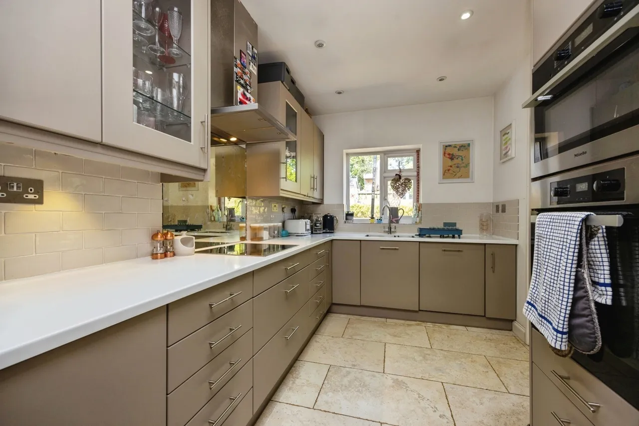 Oak Tree Road, Milford, GU8, photo 14
