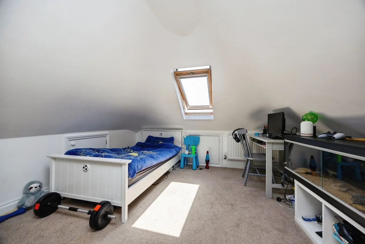 Oak Tree Road, Milford, GU8, photo 15