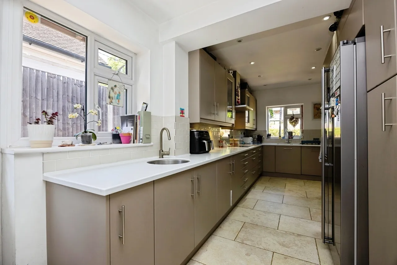 Oak Tree Road, Milford, GU8, photo 3