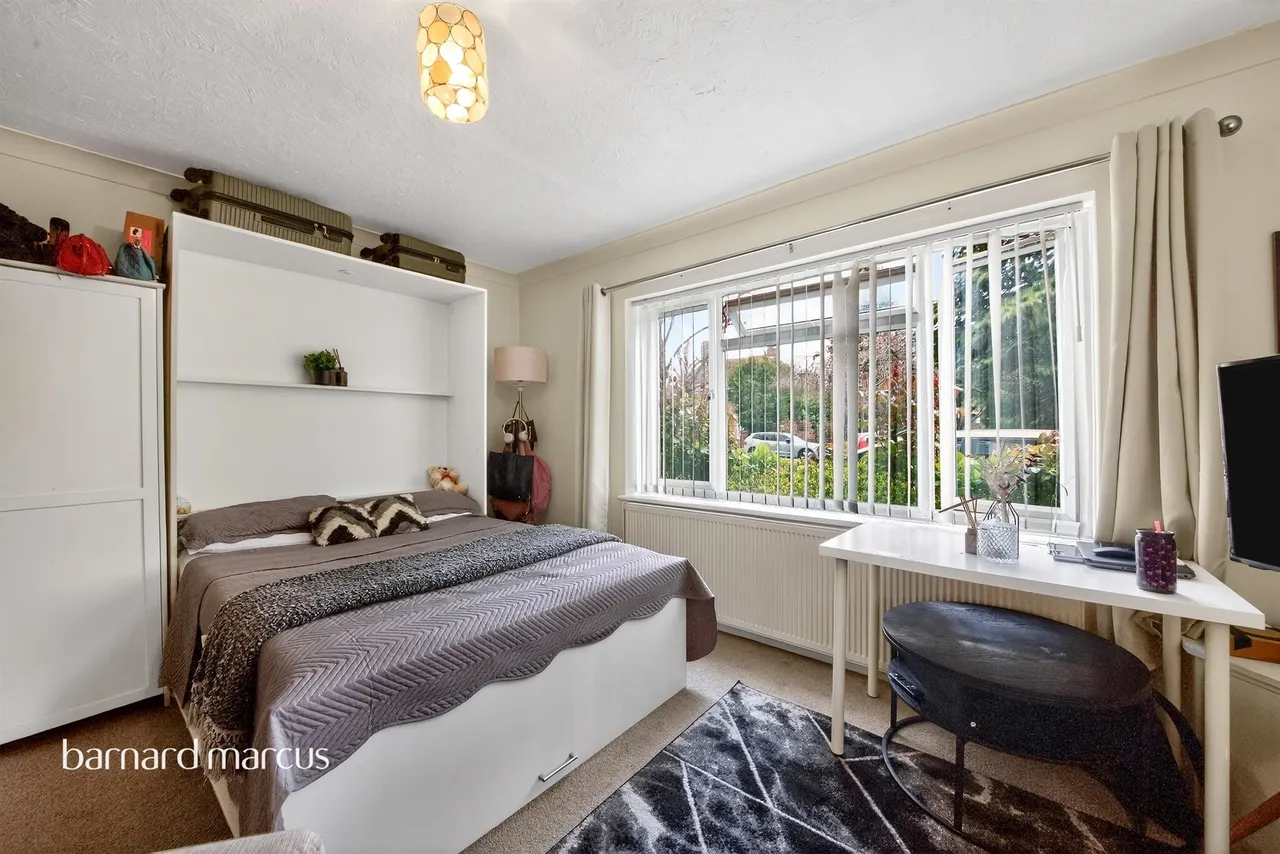 Oakleigh Park North, London, photo 3