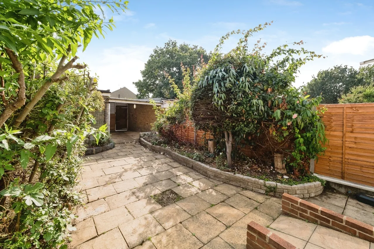 Westmede, Chigwell, IG7, photo 9