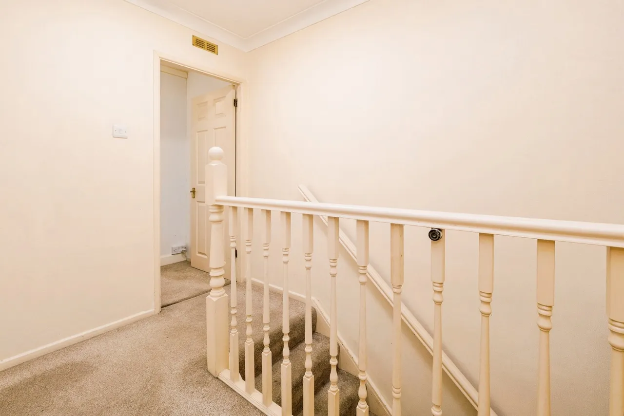 Westmede, Chigwell, IG7, photo 13