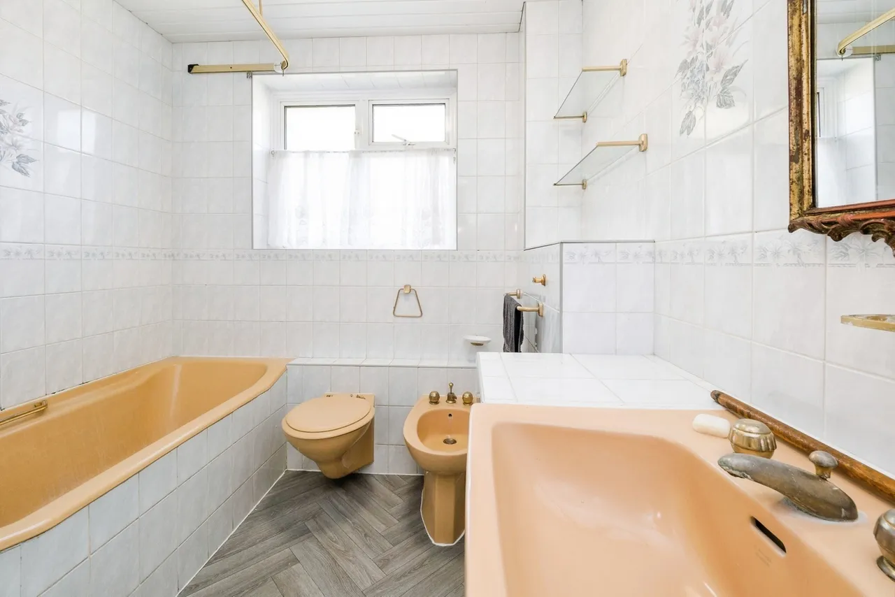 Westmede, Chigwell, IG7, photo 15
