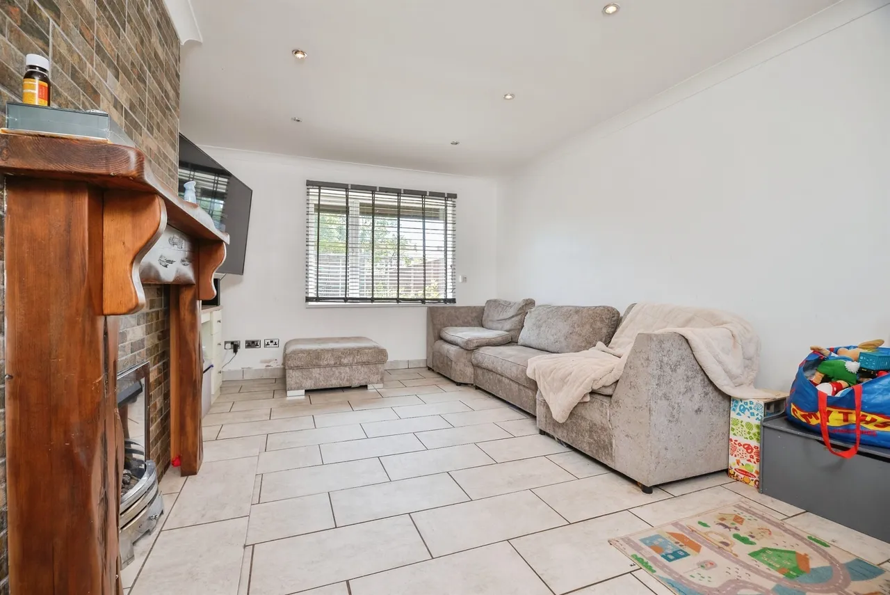 Lawnswood Road, Middlesbrough, TS3, photo 6