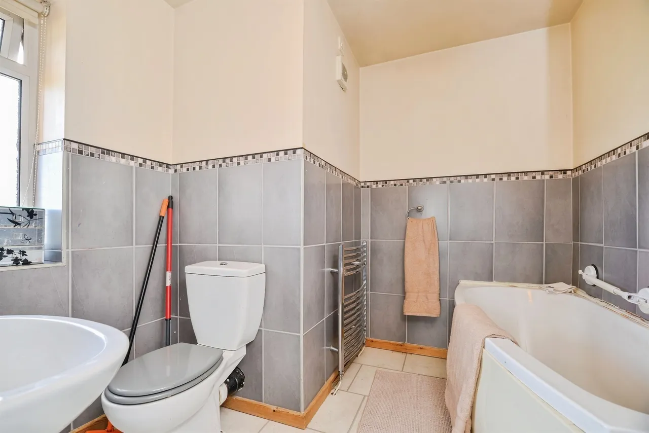 Lawnswood Road, Middlesbrough, TS3, photo 15