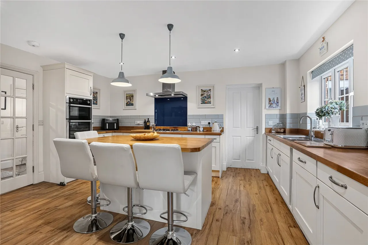 Snowdrop Way, Bisley, GU24, photo 6