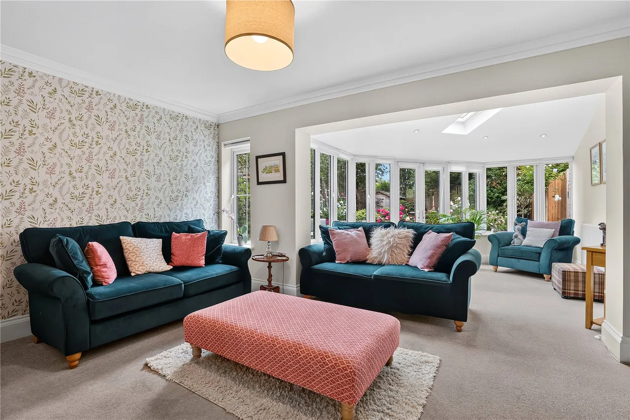 Snowdrop Way, Bisley, GU24, photo 2