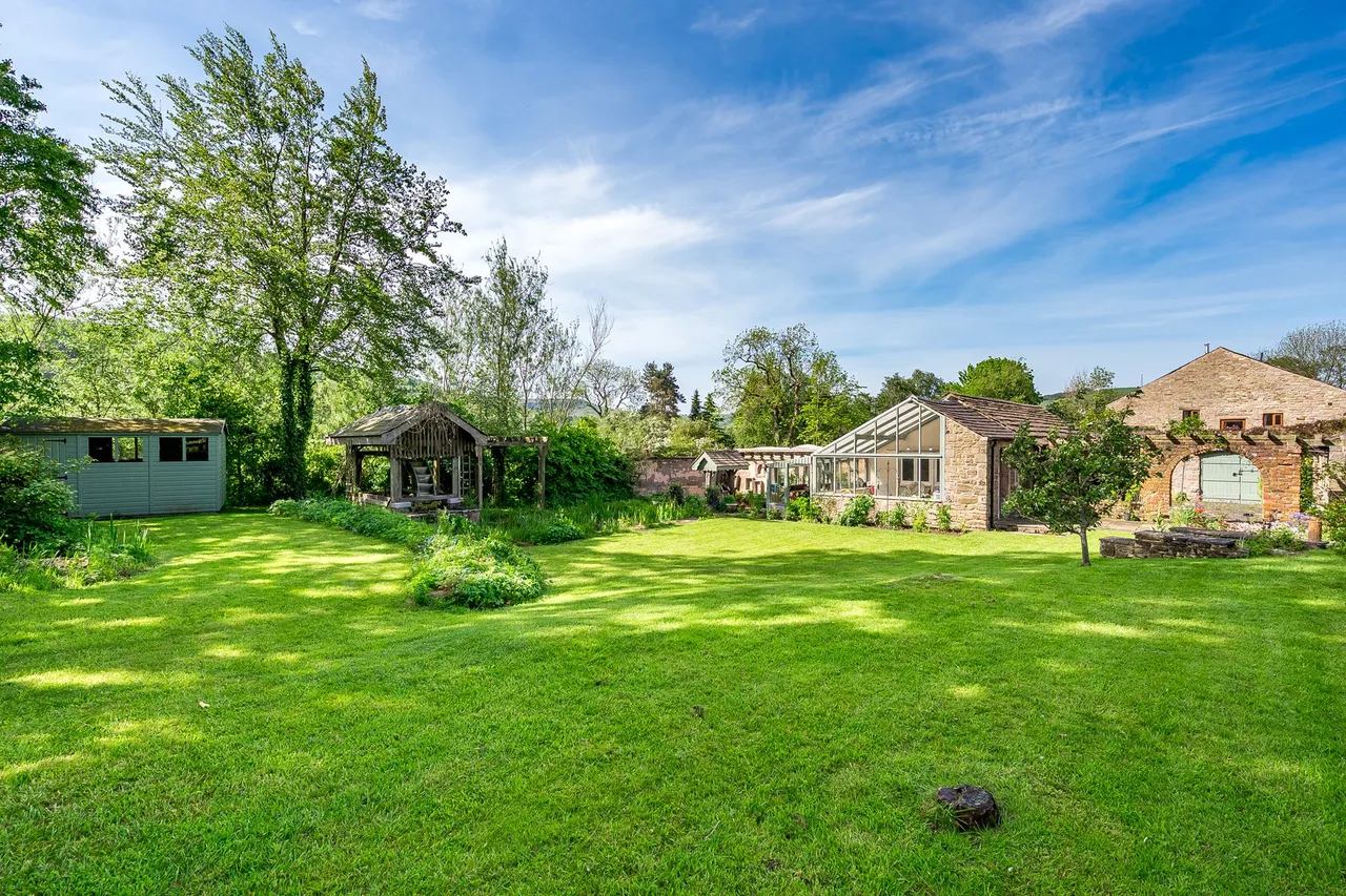 Chapel-en-le-Frith, High Peak, photo 35