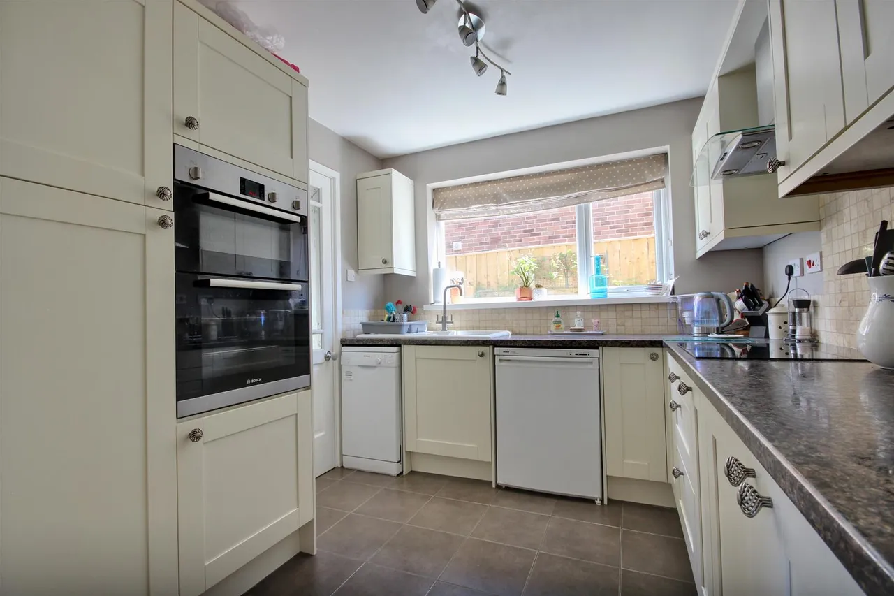 St. Pauls Way, Tickton, Beverley, photo 10