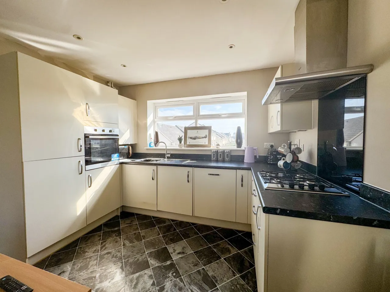 Wood Street, Patchway, BS34, photo 6
