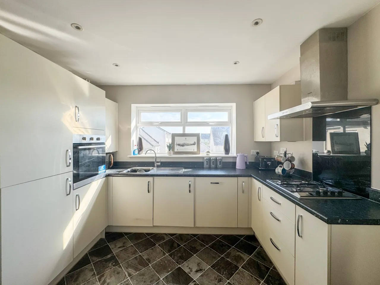 Wood Street, Patchway, BS34, photo 5